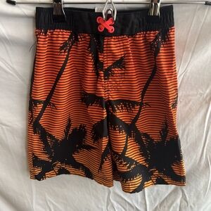 Boys Surf Shorts Size Small )6-7)